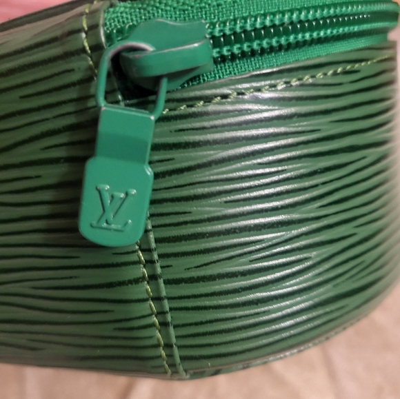 Authentic Vintage Louis Vuitton Green Epi jewelry travel case - Picture 6 of 8